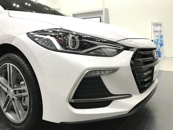 Đánh giá chi tiết Hyundai Elantra Sport 2018 vừa ra mắt