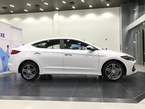 Đánh giá chi tiết Hyundai Elantra Sport 2018 vừa ra mắt