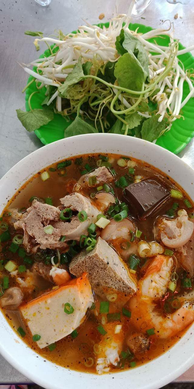 banh-canh-cua-bui-dinh-tuy