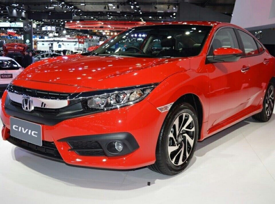 So sánh Honda Civic 1.8E 2018 phiên bản Việt Nam và phiên bản nhập khẩu Thái Lan