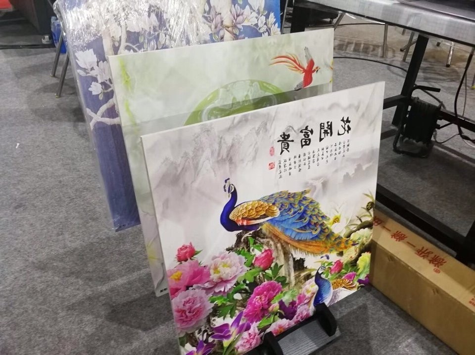 Phủ bóng UV trên gạch 3D