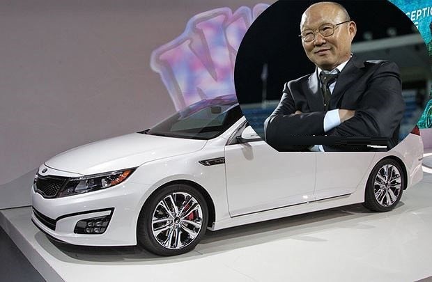 Trường Hải tặng xe Kia Optima cho HLV Park Hang-Seo vì đưa Việt Nam vào chung kết