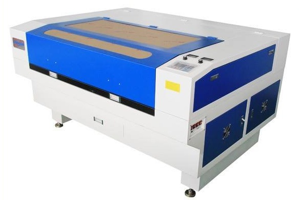 Ứng dụng máy laser 1390 trong cắt khắc da, vải may mặc
