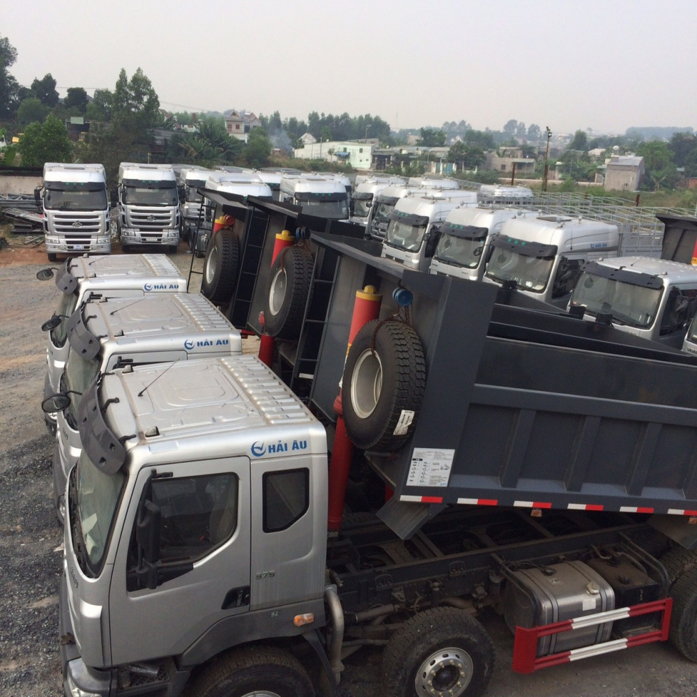  Xe ben Chenglong 4 chân giá bao nhiêu?(1)