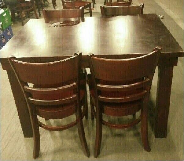Có nên mua bàn ghế gỗ cafe thanh lý?