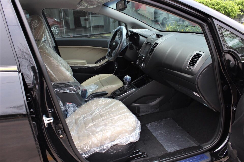 So sánh nội thất Chevrolet Cruze 2018 và KIA Cerato 2018(1)