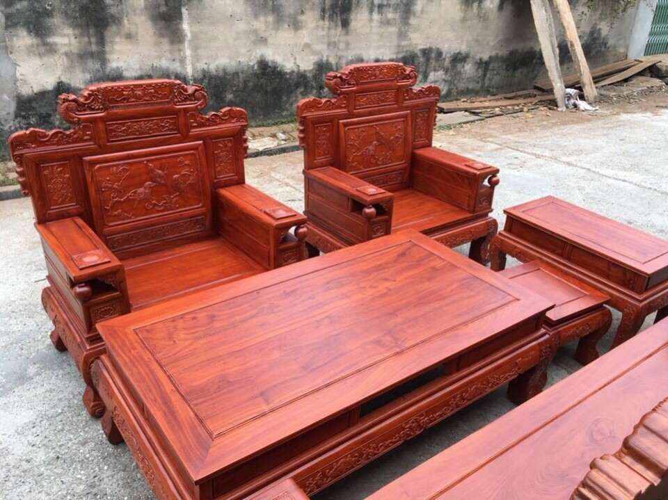 Kinh nghiệm chọn mua bàn ghế gỗ cho phòng khách