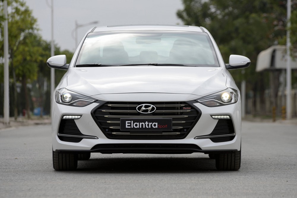 Hyundai Elantra Sport 2018 có gì mới ?
