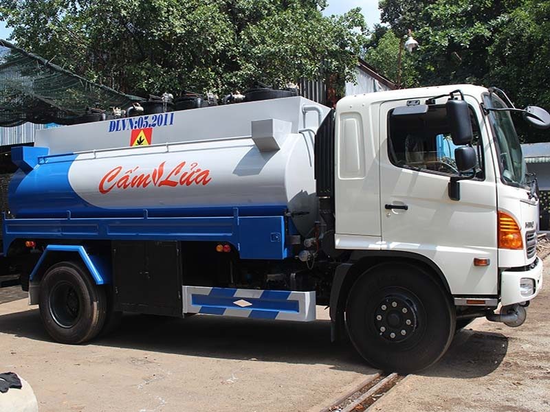 4 yếu tố có quyết định đến giá xe tải Hino chở xăng dầu
