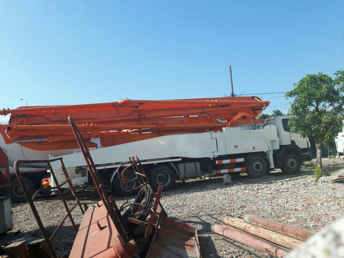 Tìm hiểu xe bơm bê tông tự hành cần 56M ZOOMLION - Cafi(1)