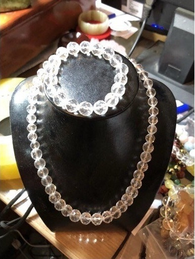 Chuỗi hạt Thạch Anh trắng hợp với mệnh gì?