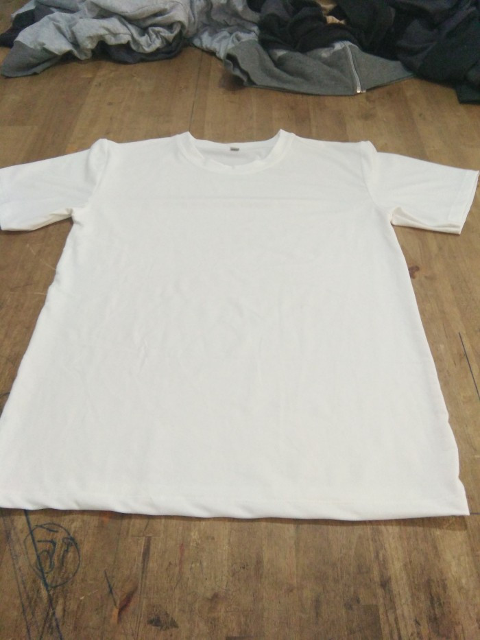 Xưởng nhận may số lượng lớn và bàn giao sớm nhất cho khách hàng. Ngoài nhận may áo thun ( mẫu mã khách hàng lựa chọn - yêu cầu ) xưởng còn nhận may áo sơ mi các loại và đặc biệt may đồng phục học sinh, sinh viên. Xưởng May Áo Thun Giá Rẻ còn nhận in ấn logo, thương hiệu, màu sắc đa dạng, chất liệu vải phong phú phù hợp với mọi yêu cầu của quý khách hàng.