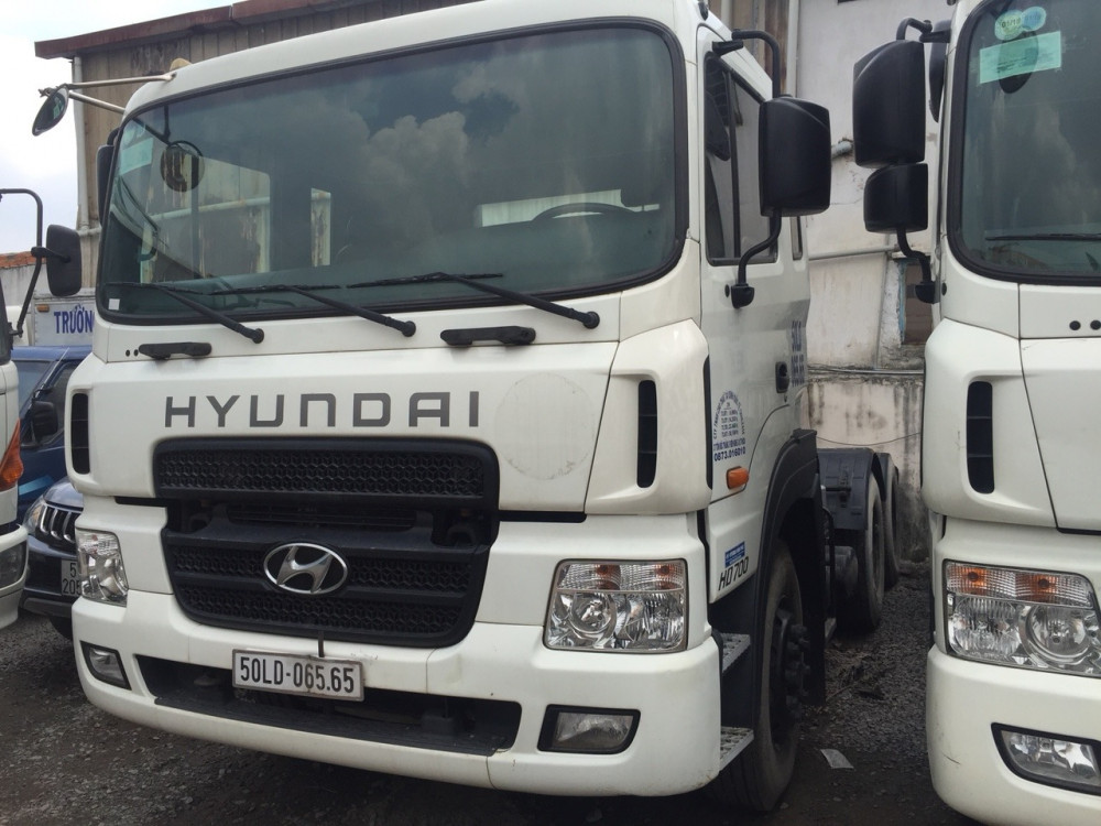 Hyundai H700