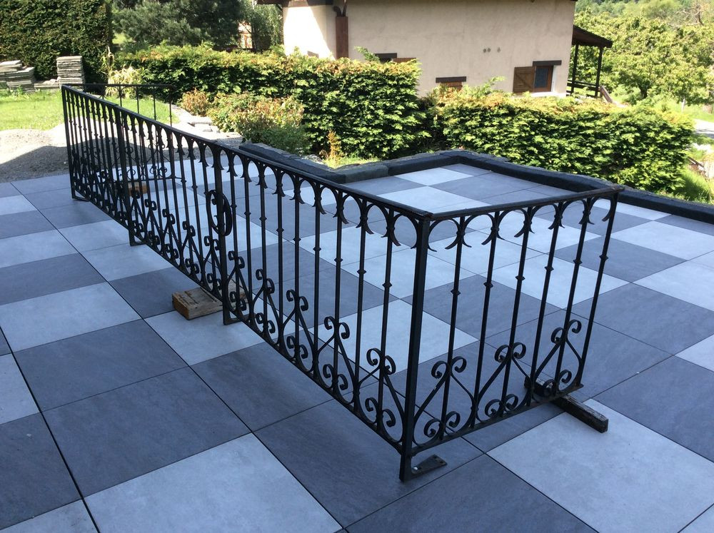 Phương pháp thiết kế lan can ban công đẹp cho biệt thự và nhà phố sang trọng