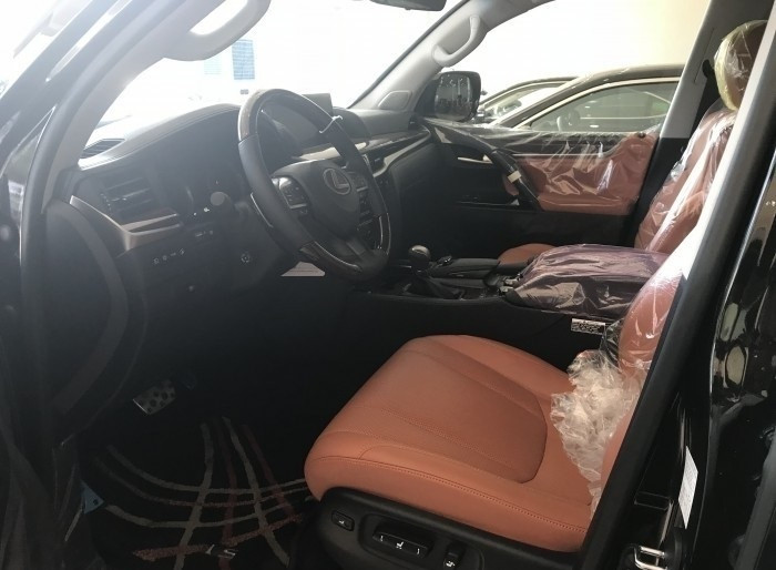 Nội thất xe Lexus LX570 Super Sport 2018(3)