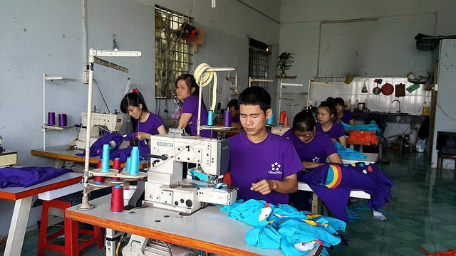 Phân xưởng may áo thun đồng phục số lượng ít tại TPHCM