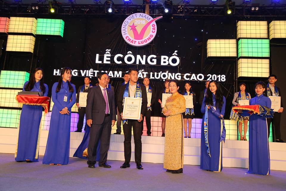 Công ty Tân Tân đạt chứng nhận hàng Việt Nam chất lượng cao