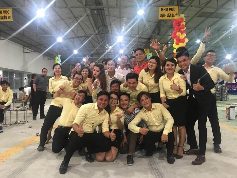 đội ngũ nhân viên của ô tô miền nam
