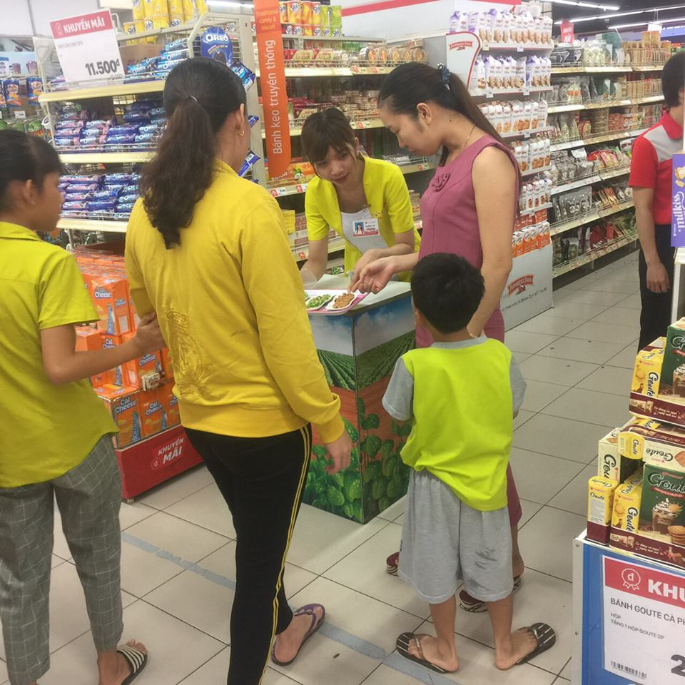 Chương trình khuyến mãi hè và Sampling Tân Tân(2)