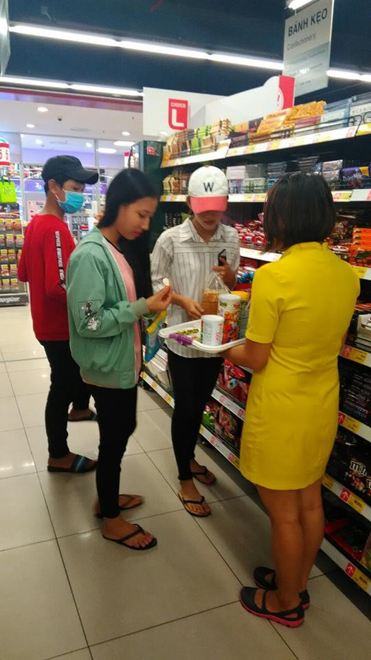 Chương trình khuyến mãi hè và Sampling Tân Tân(4)