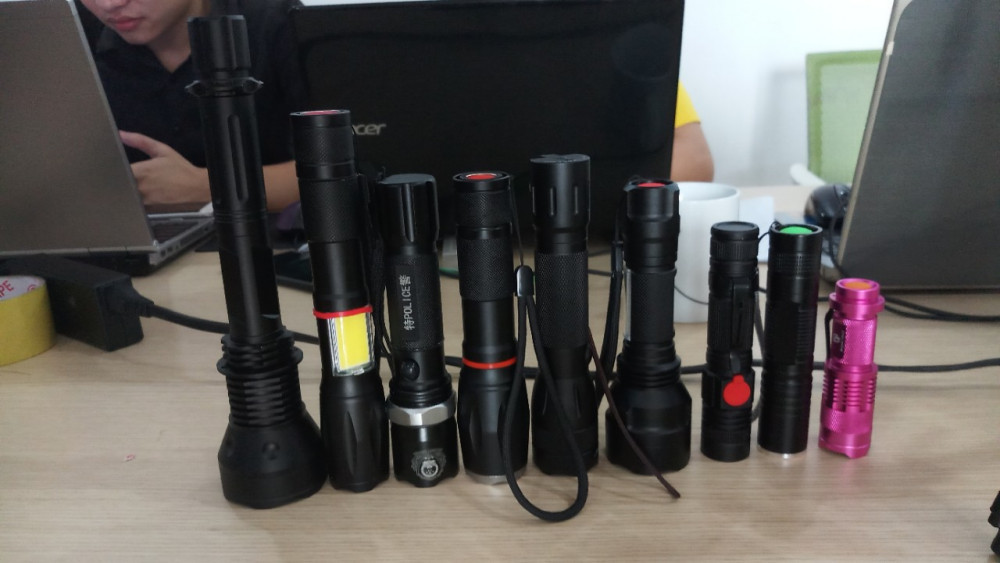 Đèn pin Led siêu sáng giá thành hợp lý vừa túi tiền chất lượng tốt