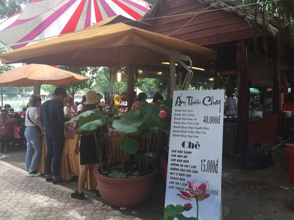 Tân Tân có mặt tại lễ hội văn hóa ẩm thực chay