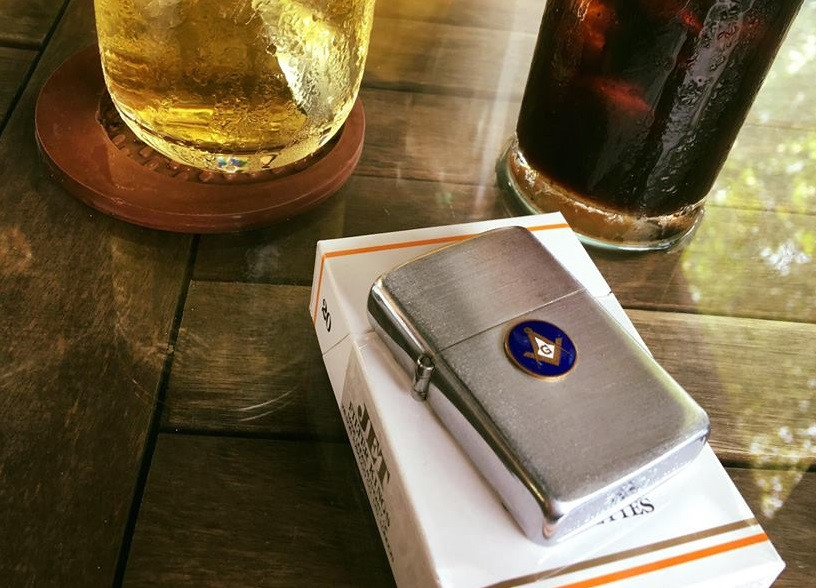 Những lý do nam giới nên xài bật lửa Zippo