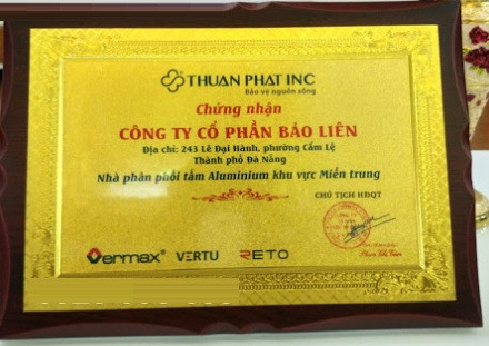Bằng chứng nhận gỗ đồng, cung cấp biểu trưng chứng nhận vinh danh đại lý xuất sắc cuối năm