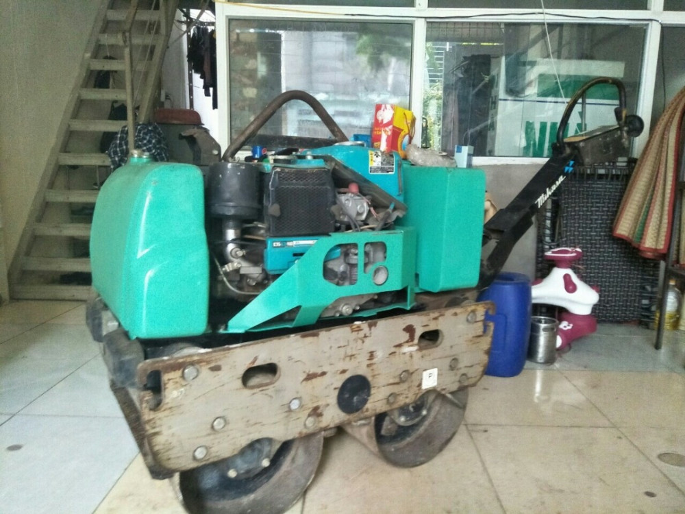 So sánh giữa máy lu dắt tay Nhật Bản so với các dòng máy lu của hãng khác