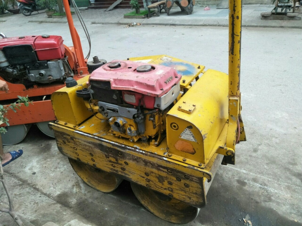 So sánh giữa máy lu dắt tay Nhật Bản so với các dòng máy lu của hãng khác