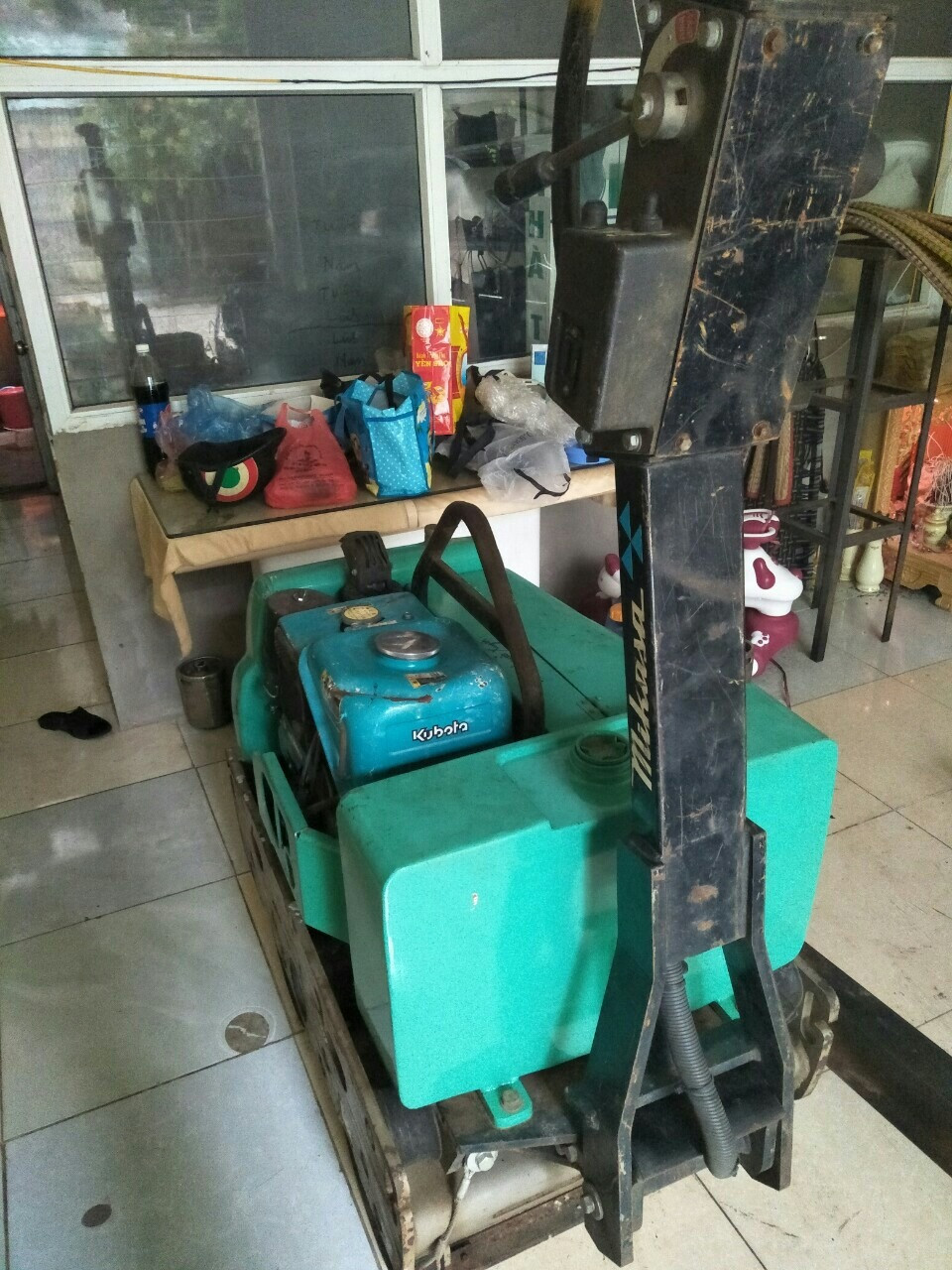 So sánh giữa máy lu dắt tay Nhật Bản so với các dòng máy lu của hãng khác
