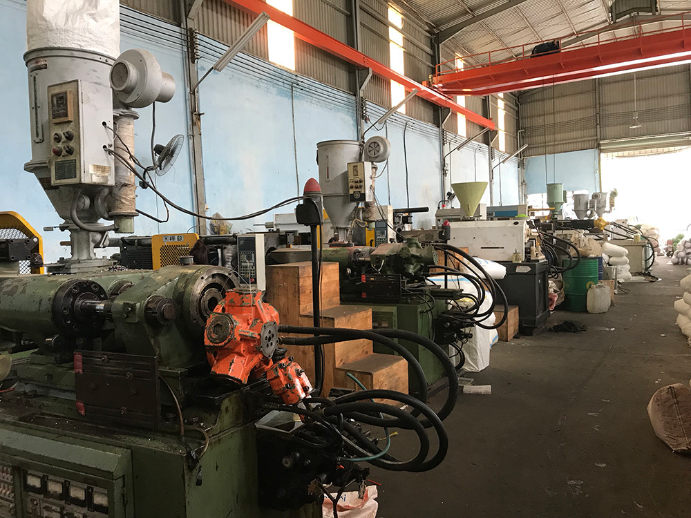 Xưởng sản xuất mũ bảo hiểm in Logo giá rẻ tại TPHCM - Sản xuất mũ bảo hiểm in Logo theo yêu cầu