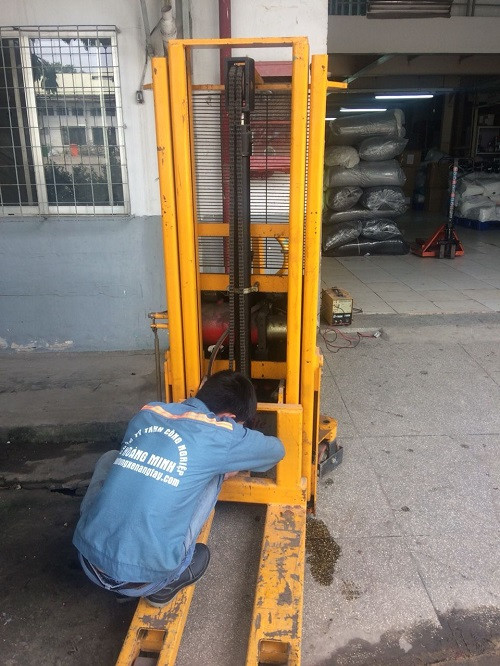 Tư vấn cách sửa chữa xe nâng tay miễn phí - Phụ tùng Hoàng Minh