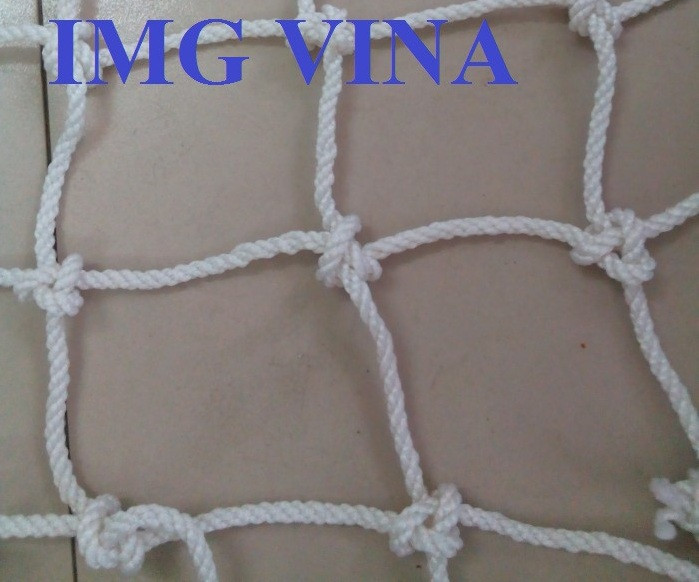 Lưới an toàn dù trắng dùng để bao bọc hàng hóa