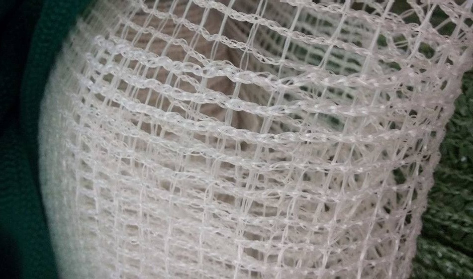 Lưới nông nghiệp mắt vuông màu trắng