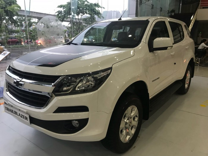 So sánh giá Chevrolet Trailblazer và Toyota Fortuner(1)