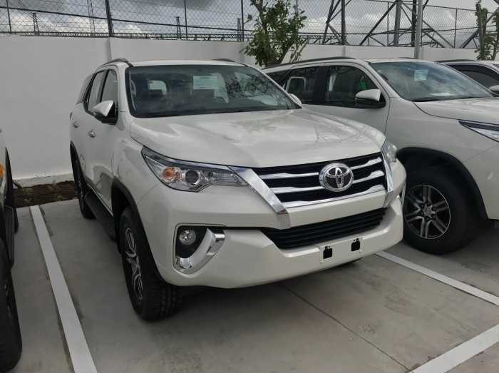 So sánh giá Chevrolet Trailblazer và Toyota Fortuner(4)