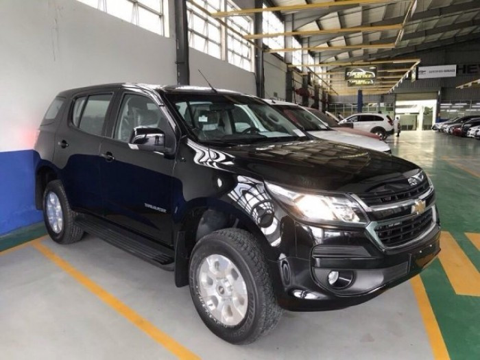 So sánh giá Chevrolet Trailblazer và Toyota Fortuner(5)