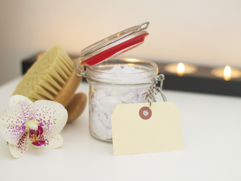 Kinh nghiệm mở spa: nên chọn mua loại mỹ phẩm nào? 