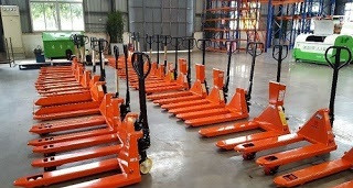 Kinh doanh các loại xe nâng tay thấp giá tốt