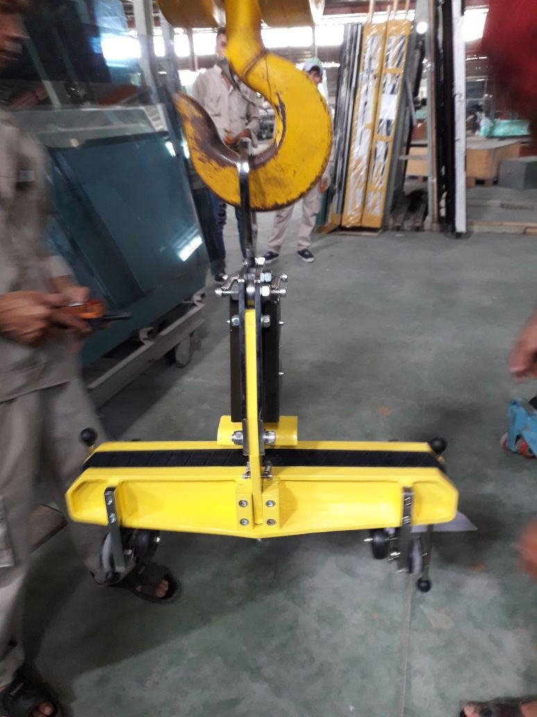 Thiết bị kẹp và giữ tấm kính GL30