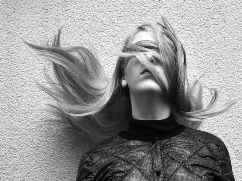 Chỉ 10 phút mỗi ngày với cách này bạn sẽ có mái tóc mềm mượt gấp 2 lần(7)