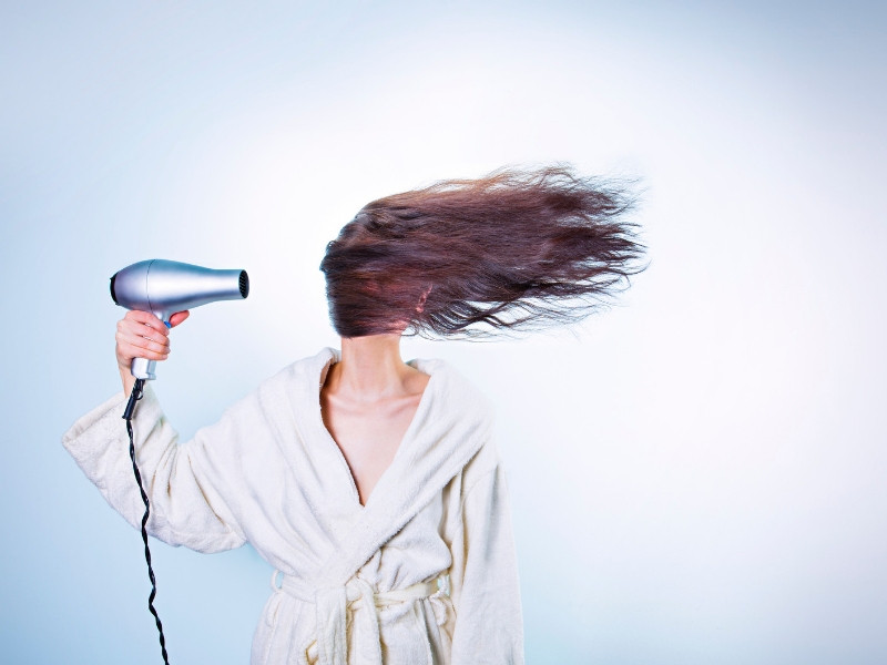 Bí quyết dưỡng tóc mềm mượt cho tóc uốn, duỗi, tạo kiểu(2)