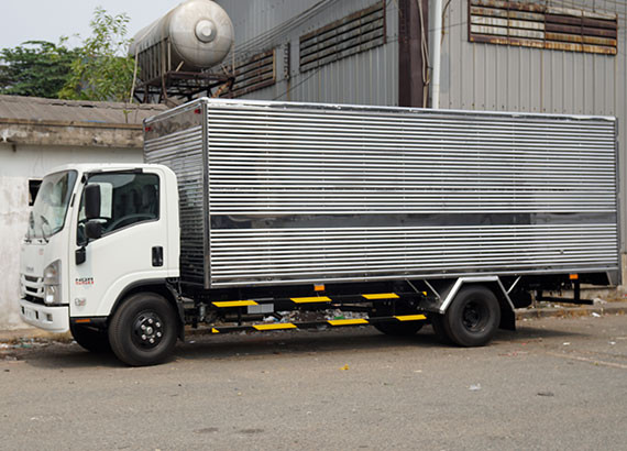 Hình ảnh xe tải Isuzu 5.5 tấn thùng kín