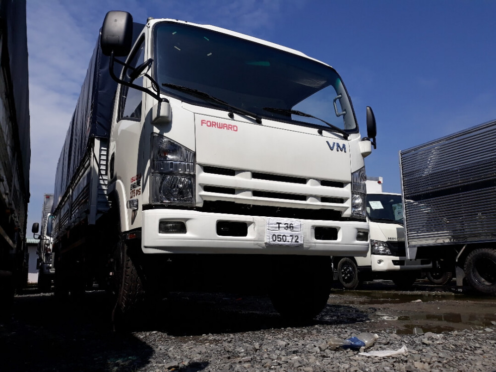 Giá xe tải Isuzu 8.2 tấn Vĩnh Phát bao nhiêu?