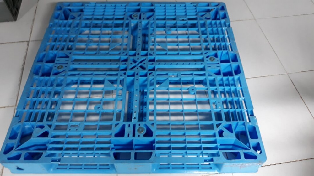 Cần quan tâm đến chất liệu pallet nhựa cũ