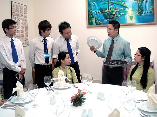 Khóa học chứng chỉ nghiệp vụ lễ tân buồng phòng quản lý khách sạn ở Hà Nội