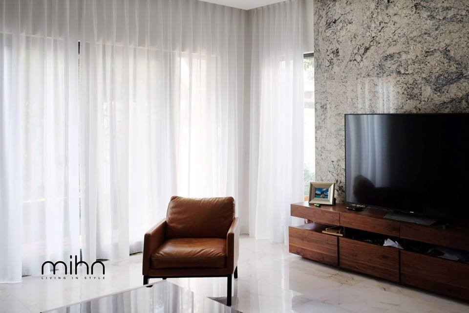 Thiết kế rèm cho cửa sổ phòng ngủ chữ L