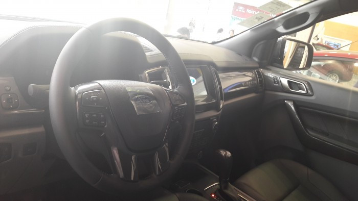 Chi tiết đánh giá xe Ford Everest 2018(1)
