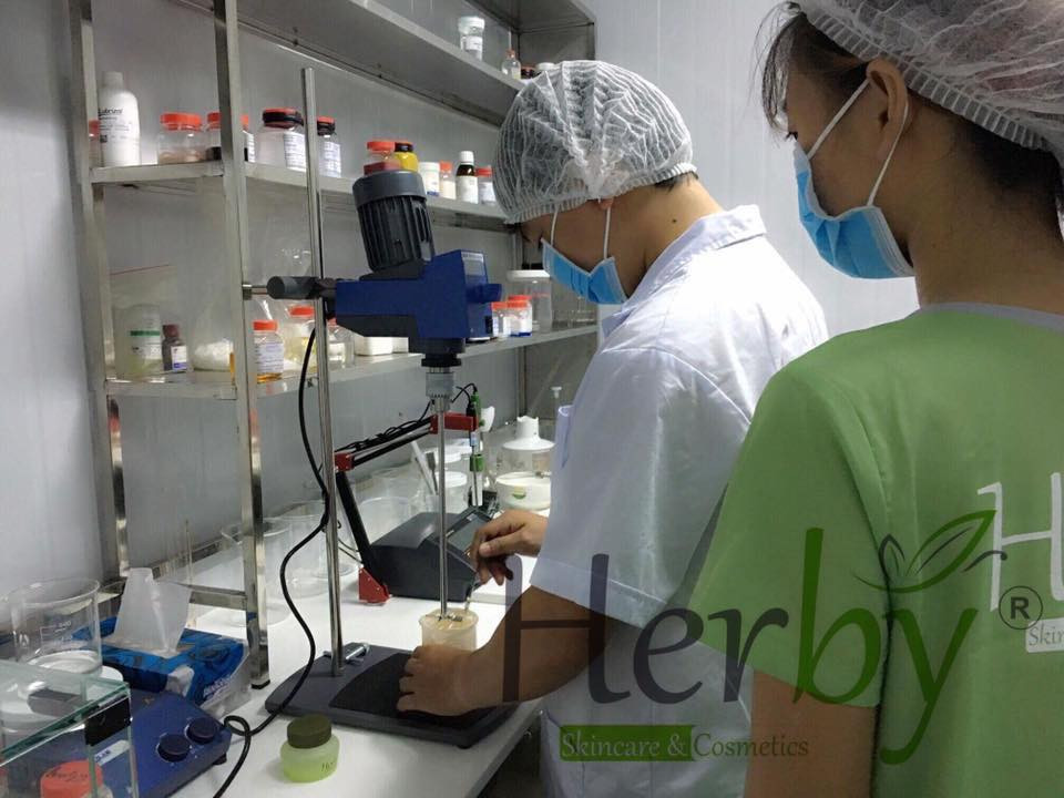Quy trình sản xuất mỹ phẩm Herby - Alma tại nhà máy